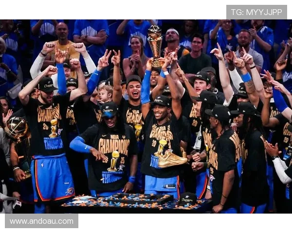 勇士队签约新援增强阵容深度 詹姆斯亲自点评球队季前表现