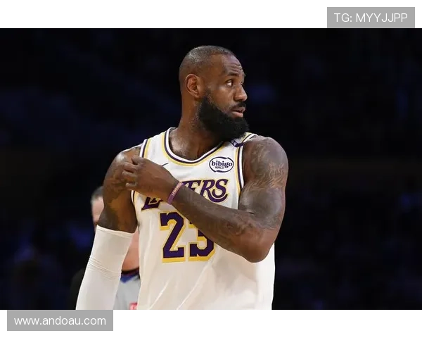 詹姆斯迎来个人生涯第1000场常规赛胜利 湖人客场击败雷霆继续连胜